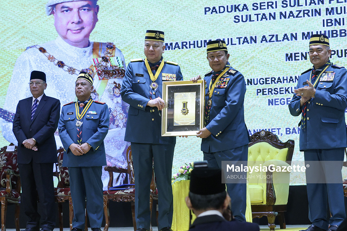 Pengakap Malaysia masuk era transformasi baharu Keyphrase synonyms Transformasi Pengakap Malaysia Pengakap Malaysia berubah wajah Penjenamaan semula Pengakap Malaysia Era baharu Pengakap Malaysia Pengakap Malaysia hadapi cabaran masa depan Related keyphrase (5) Pengakap Malaysia Pengakap Perak 100 tahun Istiadat Pengakap Raja Perak Logo dan pakaian seragam baharu Pengakap Sultan Nazrin anugerah Pengakap Raja