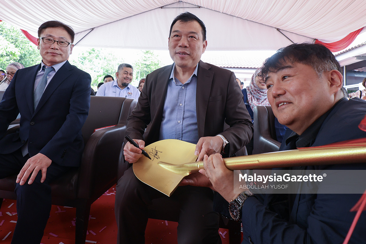 K-Test labur RM200 juta bina kilang semikonduktor di Perak Keyphrase Synonyms K-Test Malaysia pelaburan K-Test Perak kilang semikonduktor K-Test syarikat Korea Selatan melabur di Perak pelaburan semikonduktor Perak Related Keyphrase (5) Pelaburan asing Perak Industri semikonduktor Malaysia K-Test Korea Selatan Industri elektrik dan elektronik (E&E) Perak InvestPerak