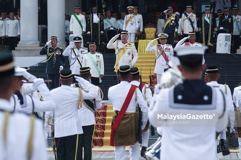 Sultan Nazrin berkenan berangkat ke sambutan Hari Pahlawan 2026