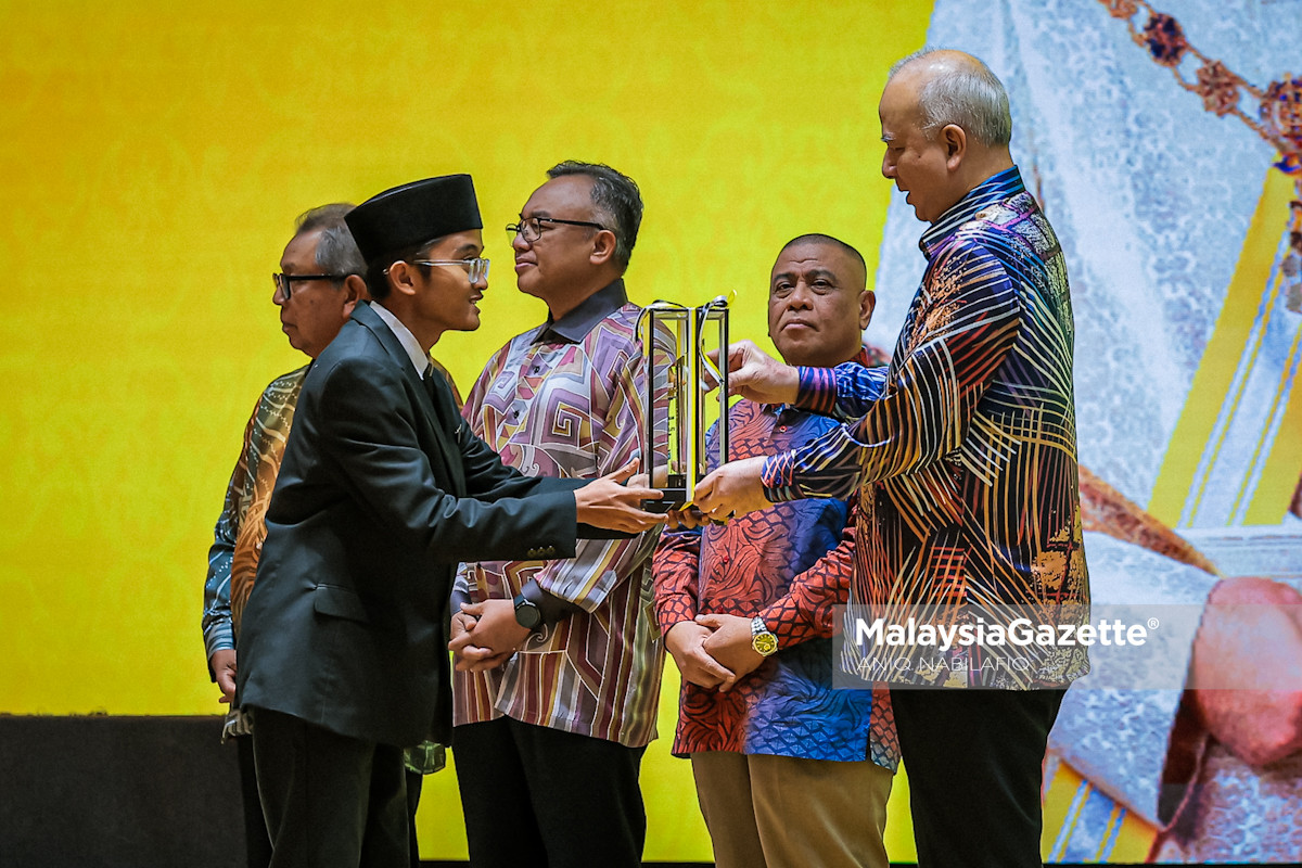 Sultan Nazrin Program Kesetiaan Kepada Raja dan Negara Keyphrase synonyms: Sultan Perak Program Kesetiaan Kepada Raja dan Negara, Program Menyemai Semangat Kesetiaan Kepada Raja dan Negara, Sultan Nazrin Shah Bulan Kemerdekaan, Sultan Nazrin program kemerdekaan Perak, Program Kesetiaan Kepada Raja dan Negara Perak 5 Related keyphrase: Sultan Nazrin Shah Perak Program Kesetiaan Kepada Raja dan Negara Perak Bulan Kemerdekaan Perak 2026 Raja Permaisuri Perak Tuanku Zara Salim 214,095 penyertaan murid Perak