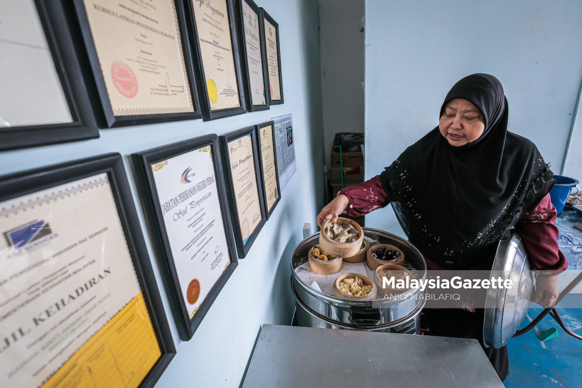 dim sum halal Keyphrase synonyms: produk dim sum halal, makanan dim sum halal, dim sum sejuk beku halal, produk makanan halal, dim sum Muslim 5 Related keyphrase: perniagaan dim sum halal dim sum sejuk beku usahawan makanan halal produk halal Perak