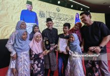 Empat dekad berbakti di masjid, Saharudin terima Anugerah Tokoh Siak Empat dekad berbakti di masjid, Saharudin terima Anugerah Tokoh Siak