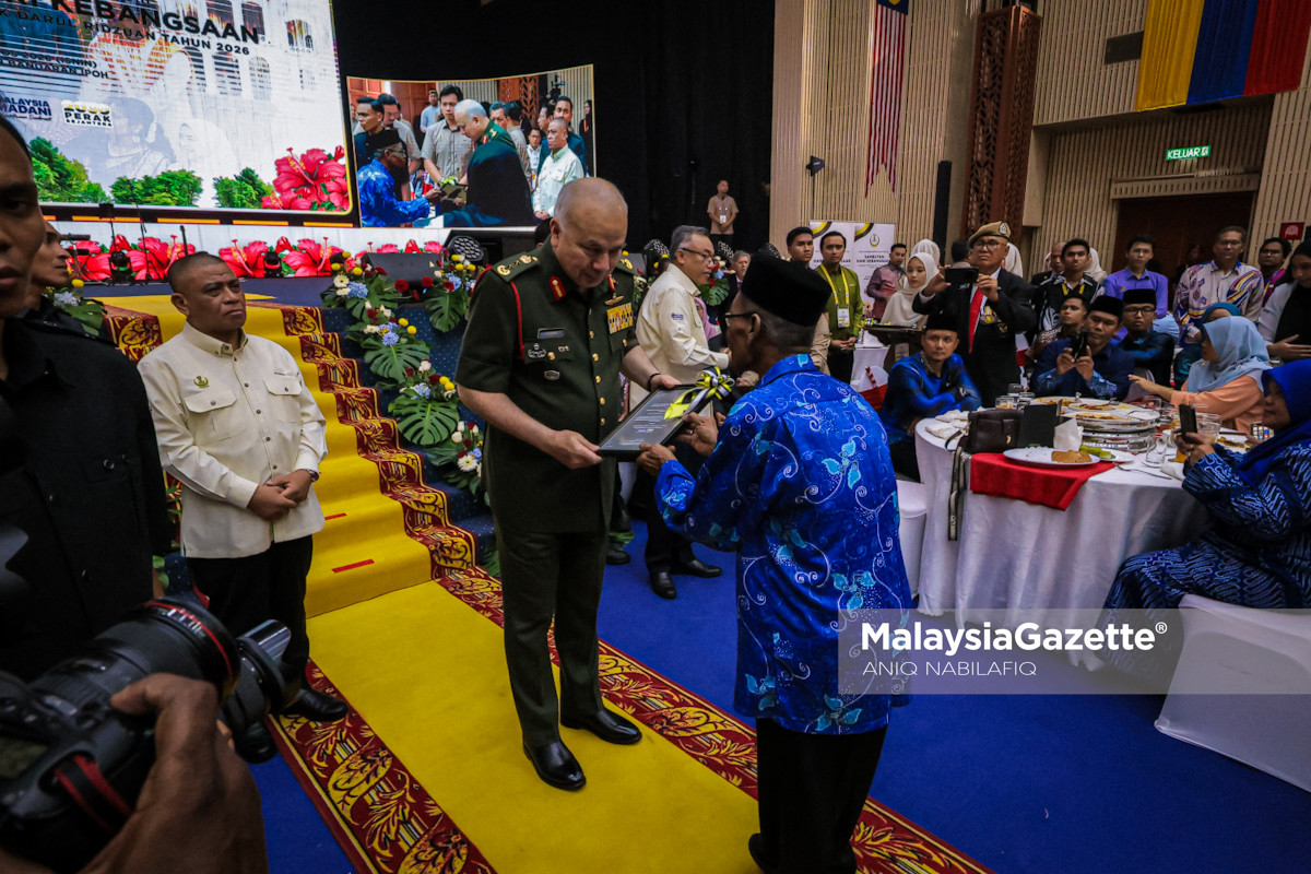 Perpaduan rakyat jamin keamanan negara Keyphrase synonyms: perpaduan rakyat Malaysia, perpaduan kaum jamin keamanan, keharmonian rakyat Malaysia, perpaduan asas keamanan negara Related keyphrase: Saarani Mohamad perpaduan rakyat perpaduan kaum di Malaysia keharmonian masyarakat pelbagai kaum Hari Kebangsaan Perak 2026 keamanan negara Malaysia