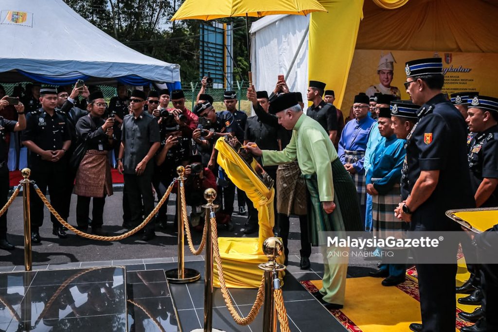 Sultan Nazrin berkenan rasmi Tugu Satria Perkasa Briged Utara PGA