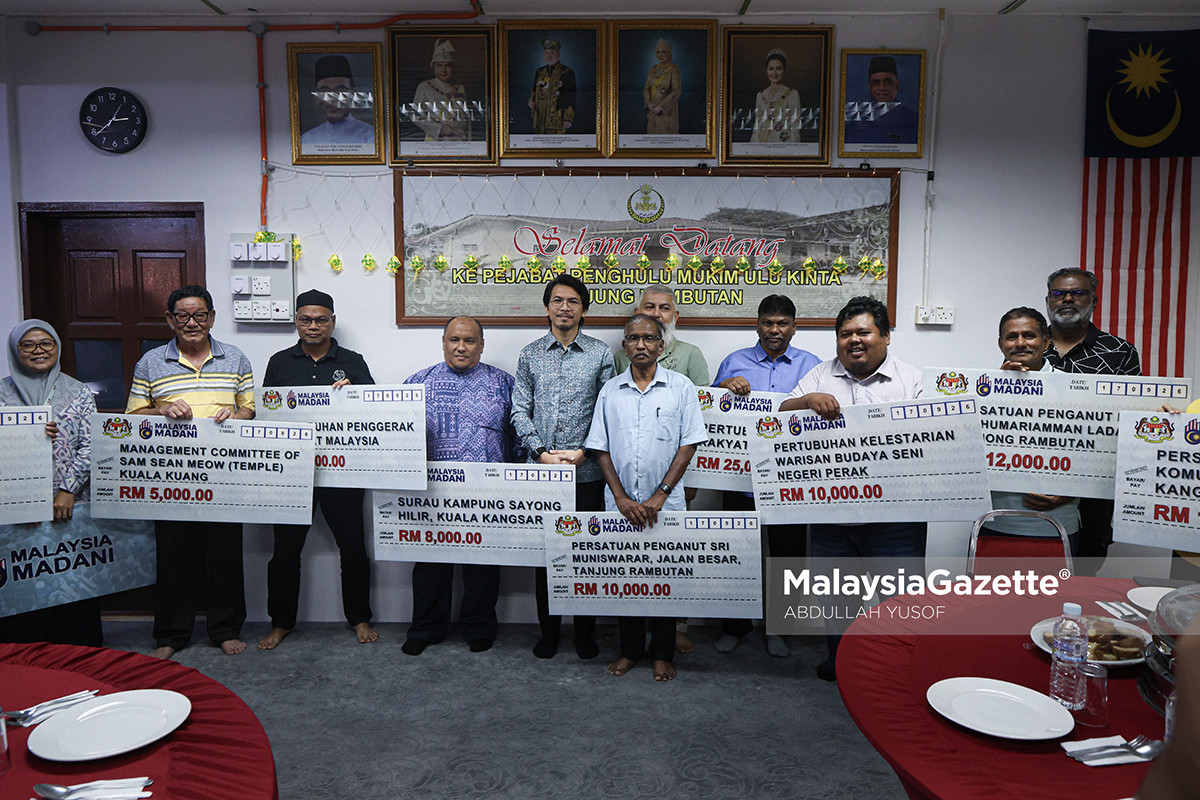 Kamil Munim Keyphrase synonyms: Muhammad Kamil Abdul Munim, Ketua AMK, Kamil Munim AMK, Angkatan Muda Keadilan, AMK Related keyphrases (5): AMK serang kerajaan kestabilan politik Malaysia serangan terhadap Anwar Ibrahim pemimpin kerajaan serang Anwar desakan PRU