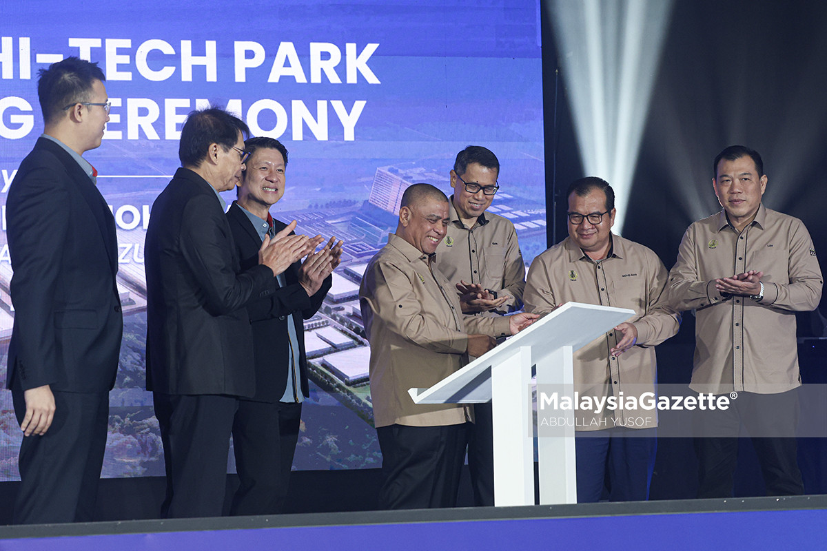 Tanjong Malim Hi-Tech Park Keyphrase synonyms: Tanjong Malim Hi-Tech Park Perak, taman perindustrian Tanjong Malim, kawasan industri Tanjong Malim, Tanjong Malim Hi-Tech, taman industri Tanjong Malim Related keyphrases (5): 1. GDV RM1.4 bilion Tanjong Malim 2. 15,000 peluang pekerjaan Tanjong Malim 3. pelaburan industri Tanjong Malim 4. kawasan perindustrian Tanjong Malim 5. hab automotif Muallim