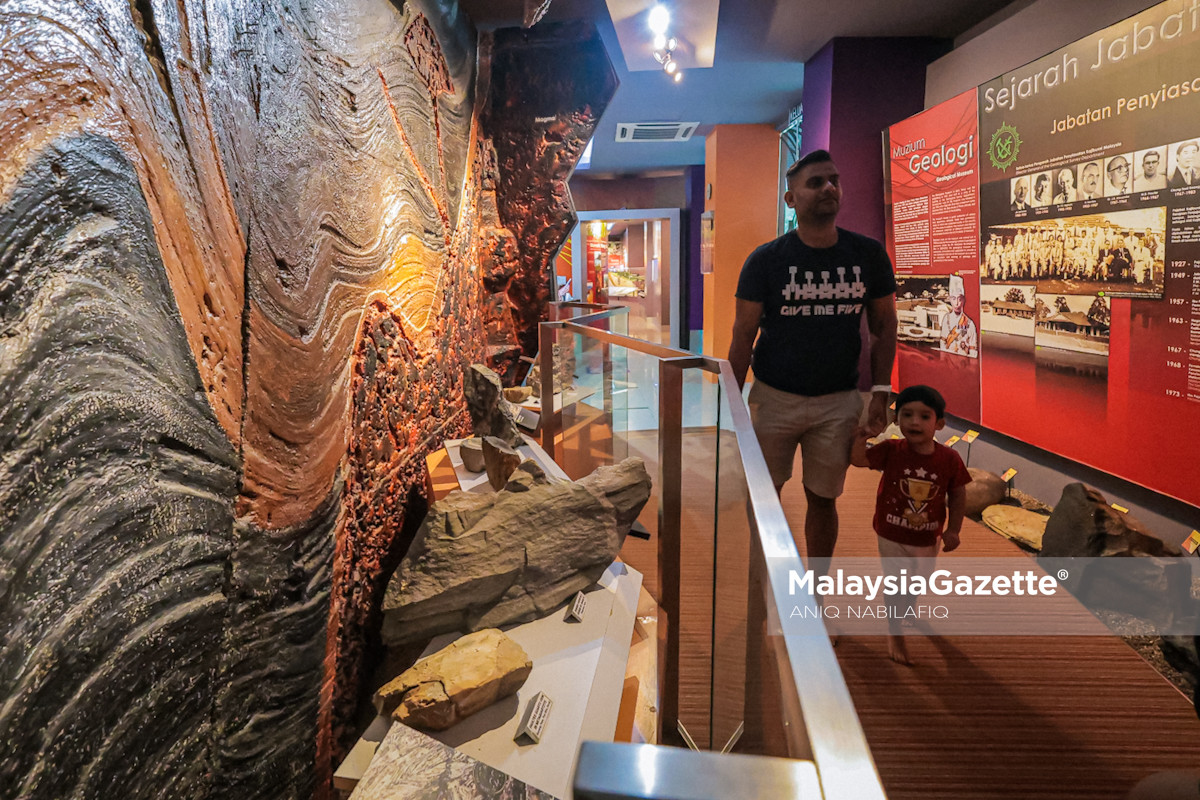 Muzium Geologi Keyphrase synonyms: Muzium Geologi Ipoh, Muzium Geologi Perak, muzium geologi Malaysia, muzium geosains Related keyphrases — 4 untuk Yoast Premium: tempat menarik di Ipoh muzium di Ipoh T-Rex Ipoh serpihan meteor Related keyword tambahan: tempat pelancongan pendidikan di Ipoh Meta description Muzium Geologi Ipoh menampilkan T-Rex, serpihan meteor, kayu terkejur dan hampir 700 spesimen batuan, mineral serta fosil.