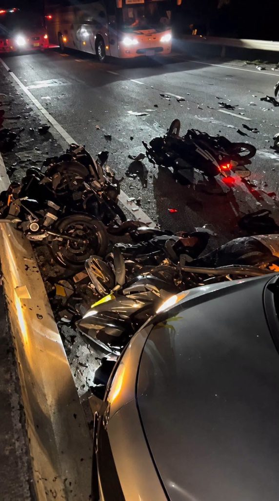 Tiga maut, sembilan cedera kemalangan libat 12 motosikal, tiga kereta