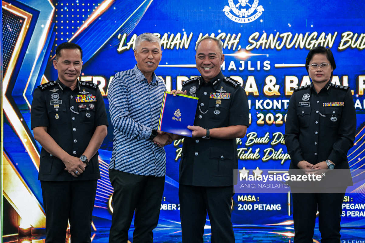 10 saksi kes tembakan Bidor Keyphrase synonyms: polis rakam keterangan 10 saksi, 10 saksi dirakam keterangan, saksi kes tembakan Bidor, siasatan kes tembakan Bidor Related keyphrases: kes tembakan stesen minyak Bidor polis rakam keterangan saksi lelaki ditembak di Bidor siasatan tembakan di Bidor tembakan di stesen minyak
