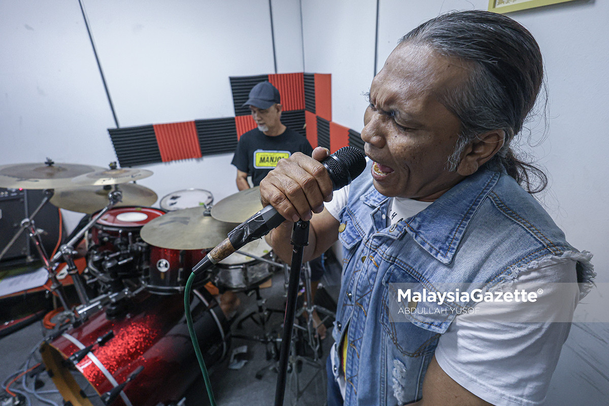 kumpulan rock Jitu kumpulan Jitu Ipoh, kumpulan rock Jitu kembali aktif, kebangkitan semula kumpulan Jitu, Jitu kumpulan rock era 90-an 1. Jitu kembali gegar pentas rock 2. kumpulan rock Malaysia era 90-an 3. album Etika Masa Jitu 4. lagu Terkunci Dalam Sengsara 5. single Rindu Dalam Sengsara