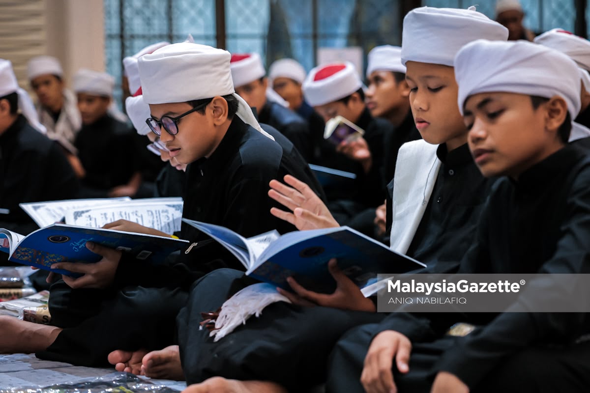 Rehlah Perdana Bulan monsun timur laut Kesiapsiagaan Nasional Keyphrase synonyms: Rehlah Perdana 2026, Bulan Kesiapsiagaan Nasional 2026, Rehlah Perdana NADMA, program kesiapsiagaan bencana Related keyphrases (5): Ahmad Zahid Hamidi Rehlah Perdana di Ipoh Bulan Kesiapsiagaan Nasional 2026 NADMA Malaysia Monsun Timur Laut 2026