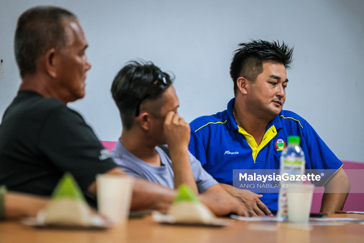 kaedah EM kurangkan lalat di Kampar kaedah Mikrob Efektif untuk lalat, usaha kurangkan populasi lalat di Kampar, penggunaan EM bagi menangani masalah lalat masalah lalat di Kampar lalat di Kampung Redang Sawa lalat di Kampung Changkat Tualang baja tinja ayam Mikrob Efektif EM